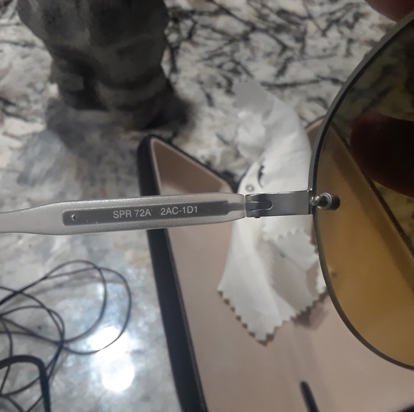 Men's PRADA sunglasses - Picture 2 of 4